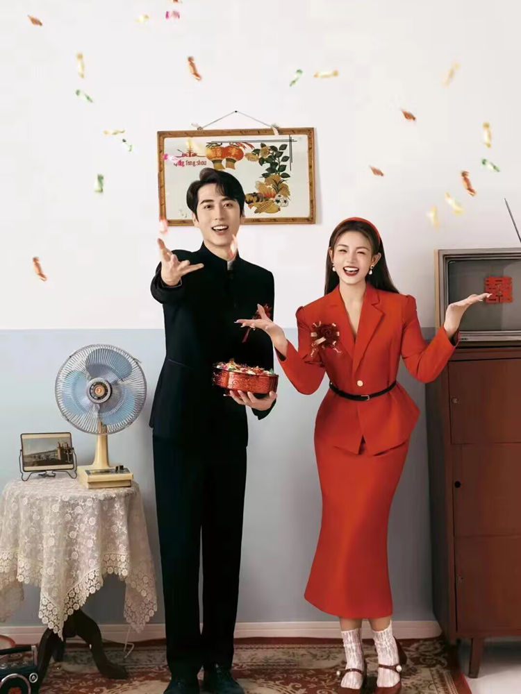 Photography Studio - ธีมสตูดิโอถ่ายภาพคู่รักสไตล์เรโทร เสื้อผ้าสไตล์ฮ่องกง ยุค 80 ชุดเพื่อนเจ้าสาว ชุดแต่งงานลำลอง